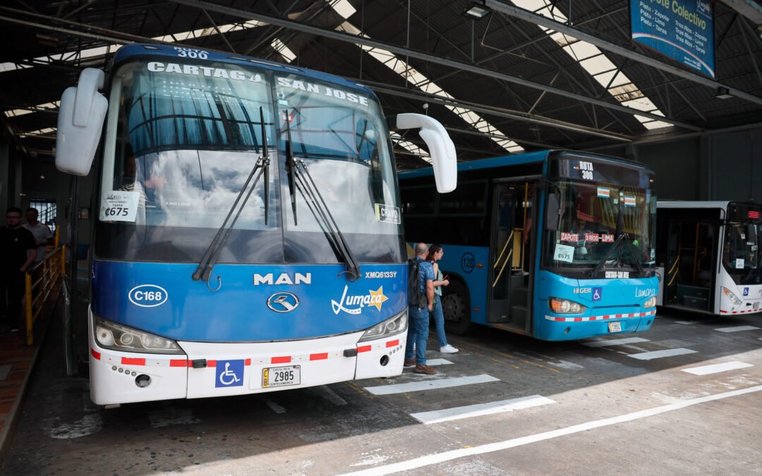 Denuncian cobros irregulares en pasajes para personas adultas mayores en la ruta San José–Cartago