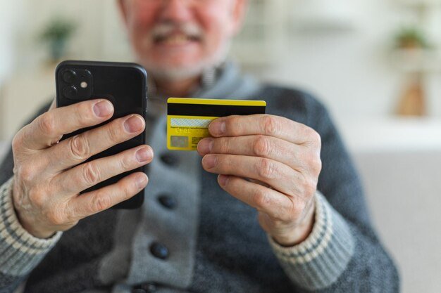 ¿Es amigable la banca virtual en Costa Rica para las personas adultas mayores? Costa Rica Mayor realizó una investigación con resultados reveladores sobre inclusión digital bancaria en el país.
