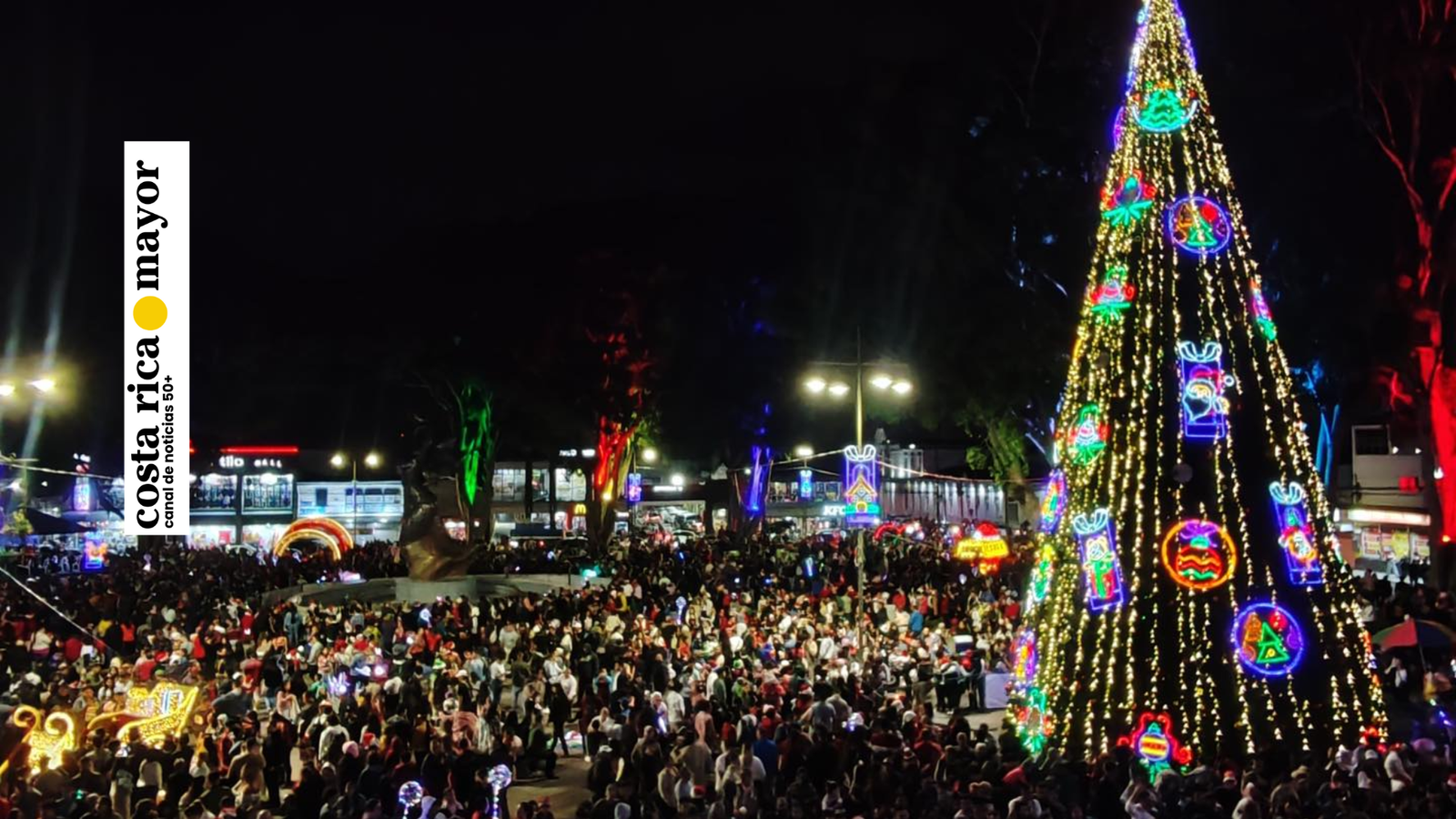 Ciudades Amigables: Cómo las Decoraciones navideñas transforman los parques centrales de Costa Rica