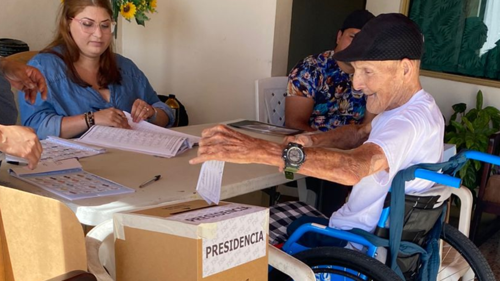 Hogar de Ancianos de Palmares se convirtió en Junta Receptora de Votos y vivió la fiesta democrática