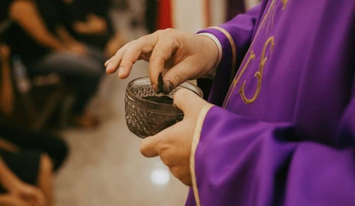 Miles de costarricenses acuden al llamado del Miércoles de Ceniza