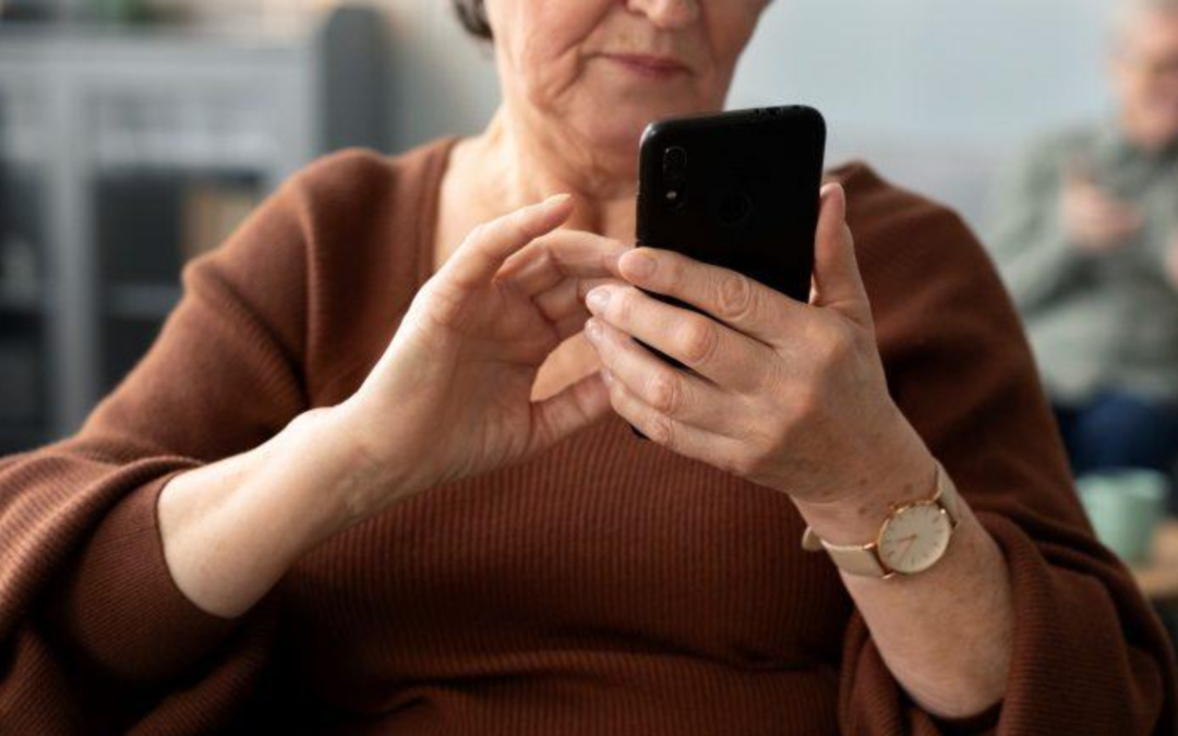 Personas adultas mayores frente a las noticias falsas: ¿cómo identificarlas?