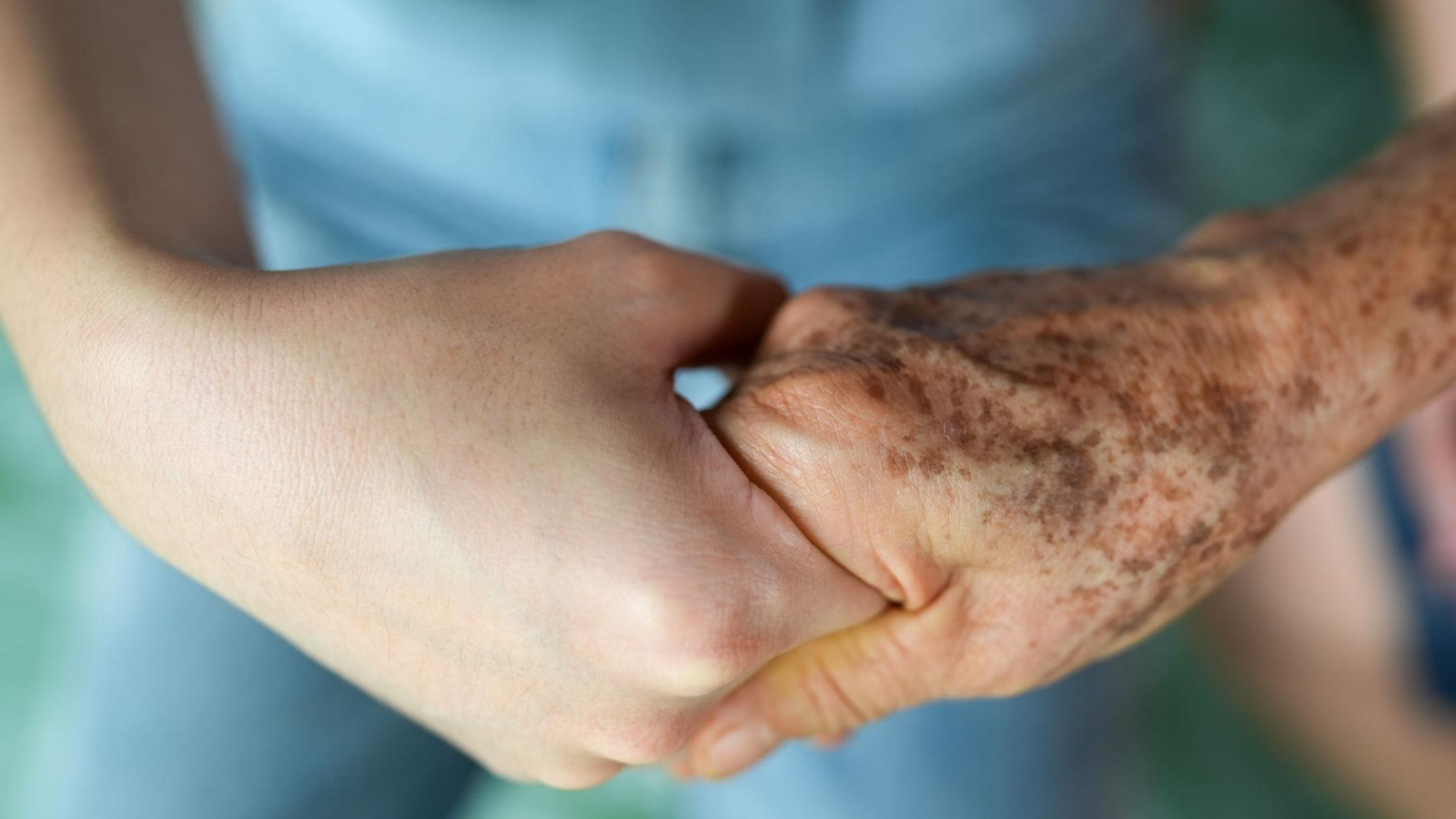 Cuidar también genera riqueza: Costa Rica da un paso legislativo para convertir los cuidados en sector económico formal