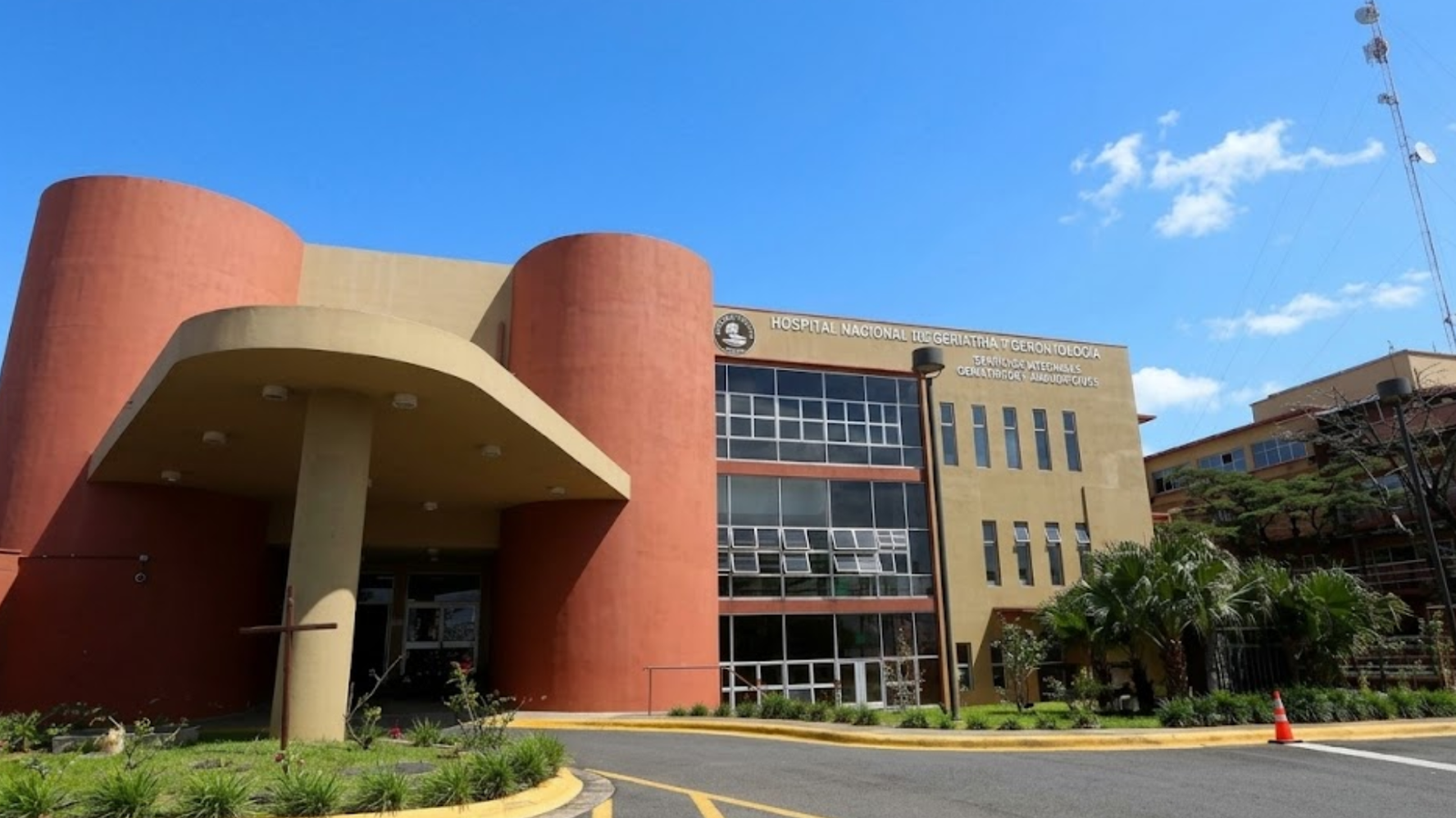 La CCSS gastará ¢2 billones en adultos mayores en 2038 — y los servicios siguen fallando