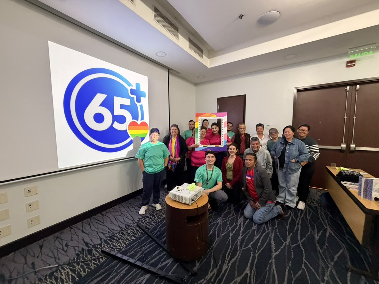 Organizaciones invitan a envejecer con orgullo: el distintivo 65+ LGBTQ+ llega a la Marcha del Orgullo de San José 2026